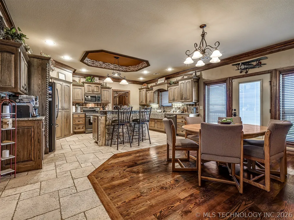 40800 3988 ROAD Collinsville, OK 74021