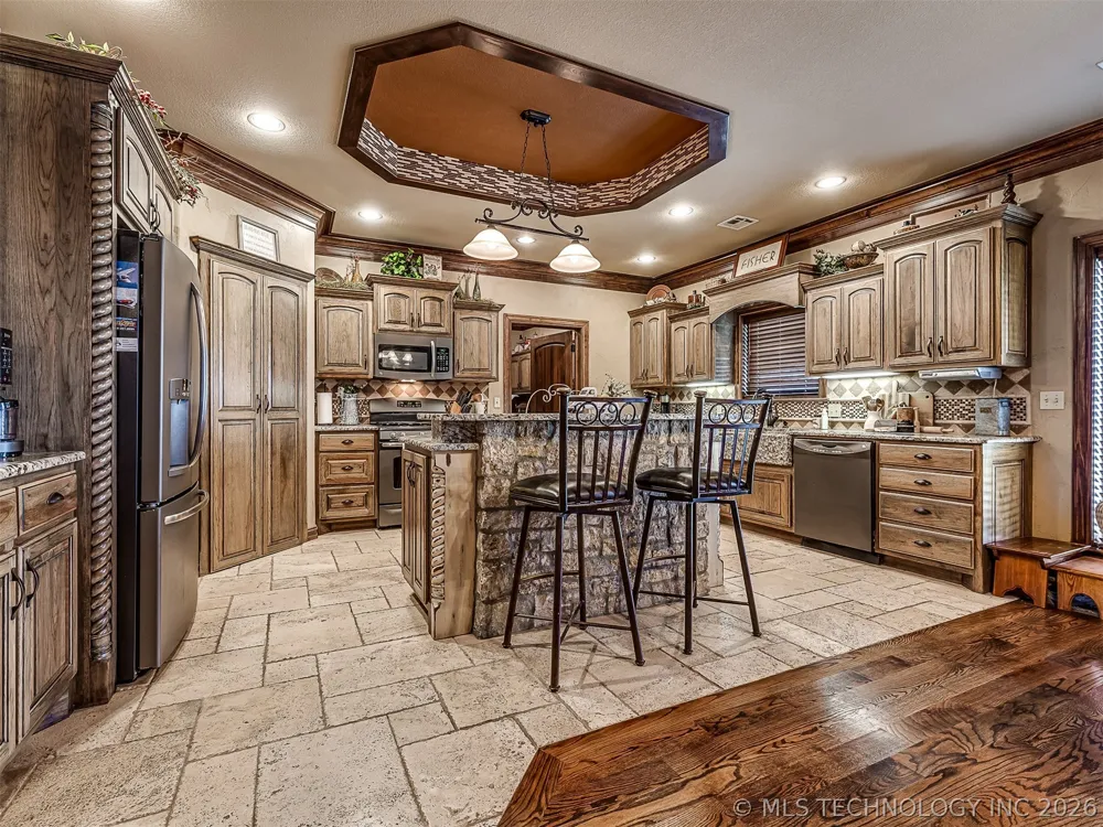 40800 3988 ROAD Collinsville, OK 74021