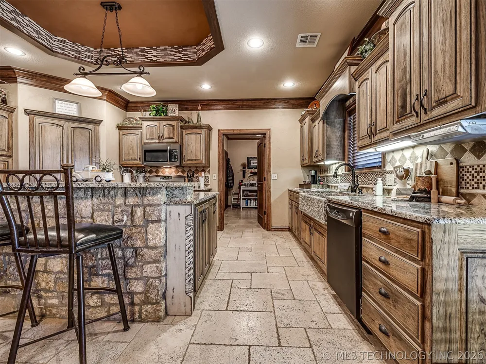 40800 3988 ROAD Collinsville, OK 74021