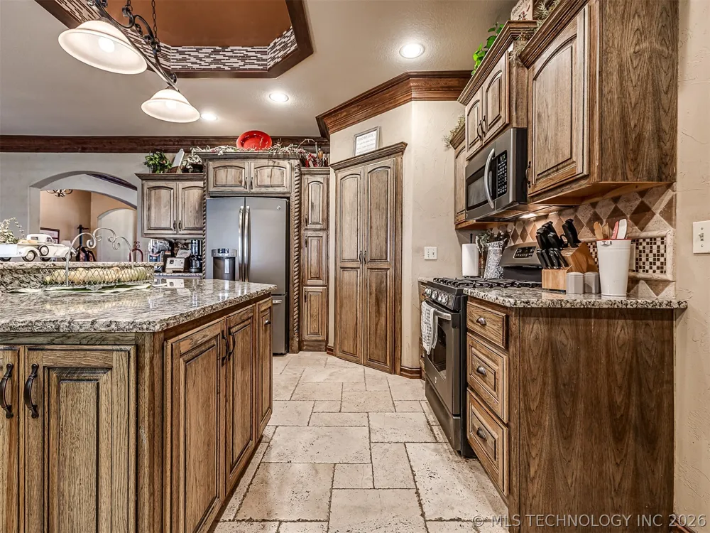 40800 3988 ROAD Collinsville, OK 74021