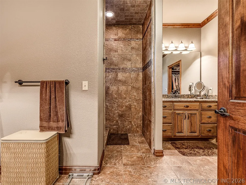 40800 3988 ROAD Collinsville, OK 74021