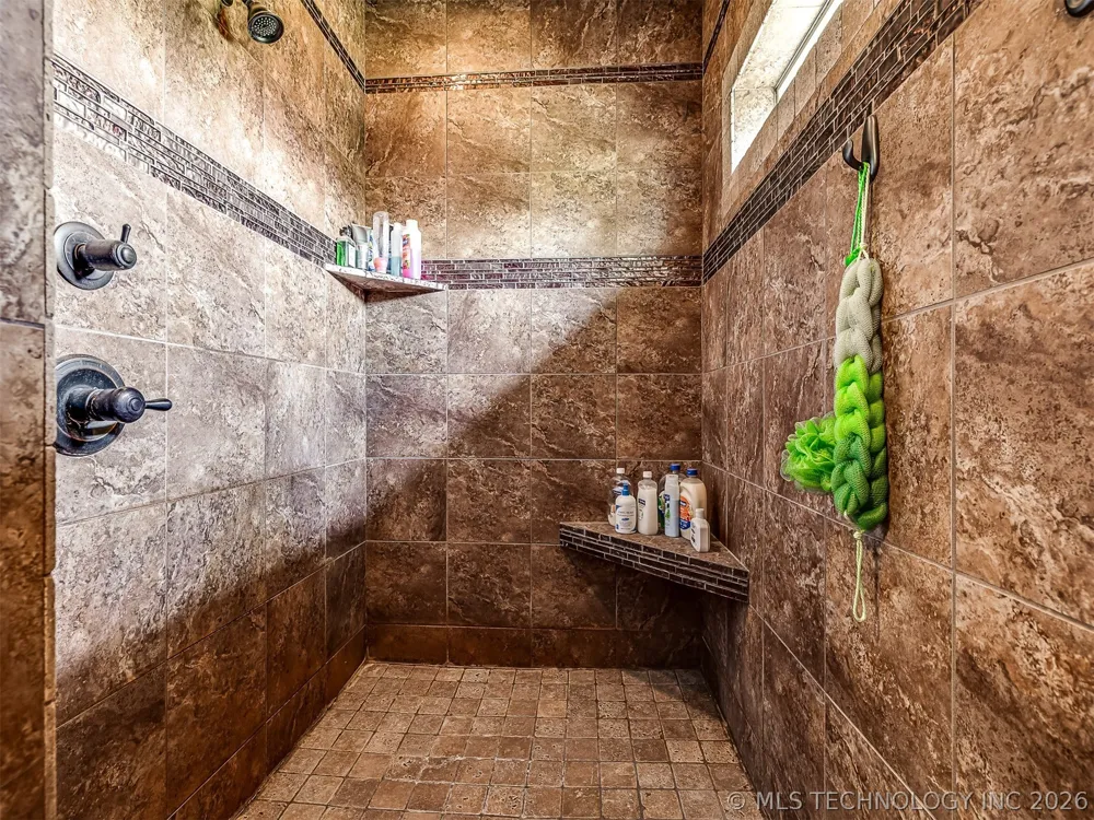 40800 3988 ROAD Collinsville, OK 74021