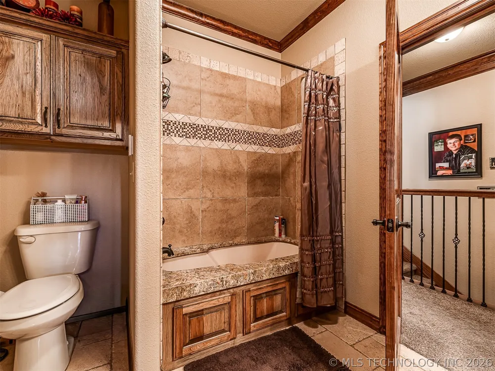40800 3988 ROAD Collinsville, OK 74021