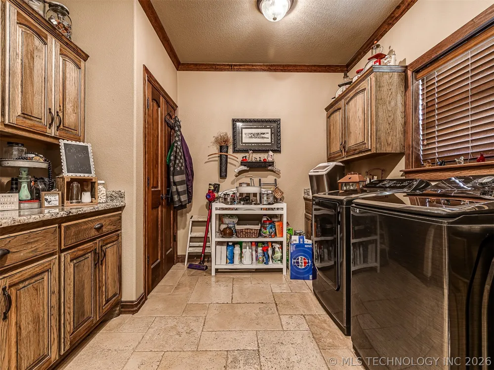 40800 3988 ROAD Collinsville, OK 74021