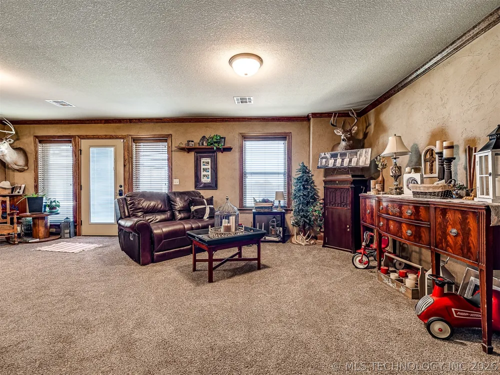 40800 3988 ROAD Collinsville, OK 74021