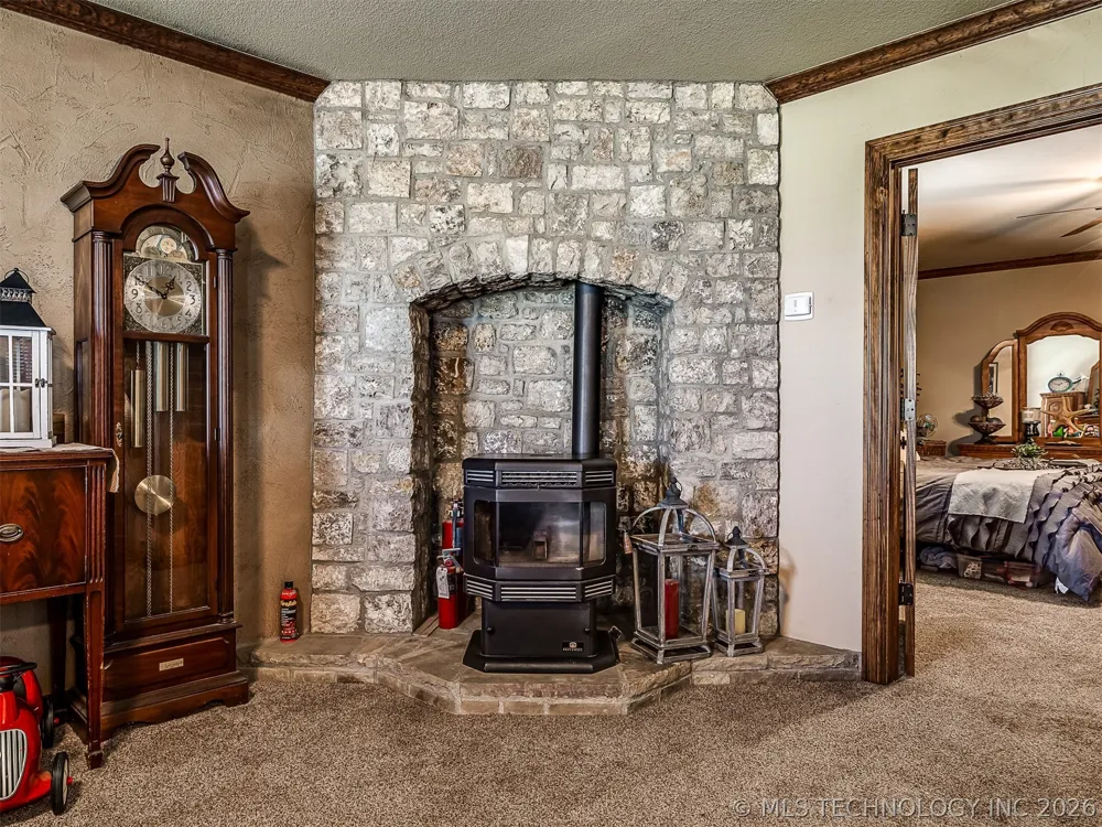 40800 3988 ROAD Collinsville, OK 74021