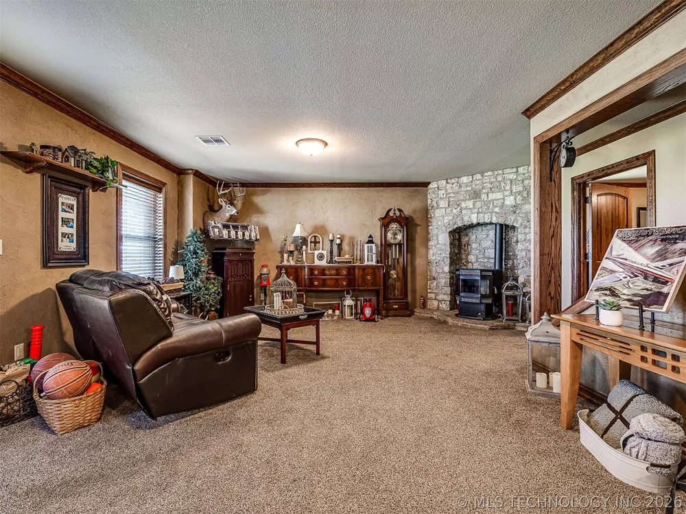 40800 3988 ROAD Collinsville, OK 74021