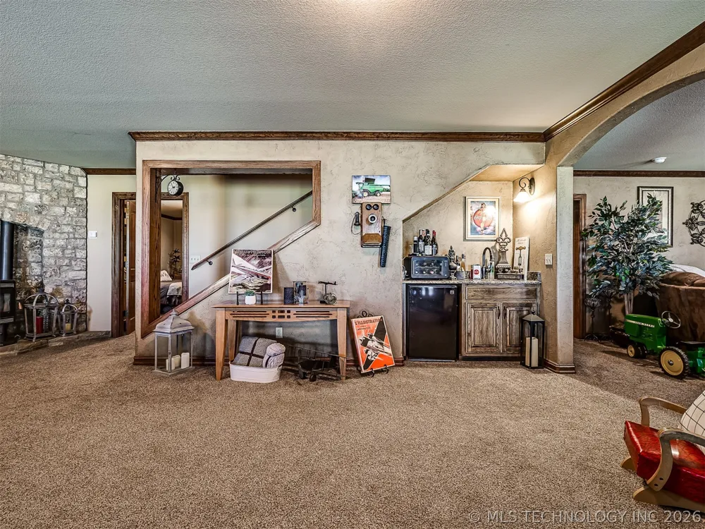 40800 3988 ROAD Collinsville, OK 74021
