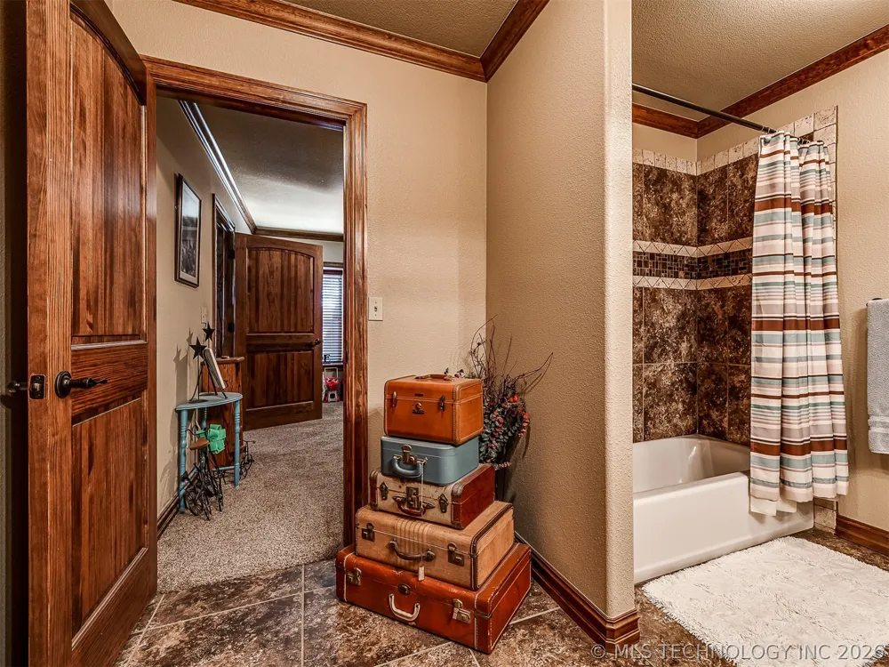 40800 3988 ROAD Collinsville, OK 74021