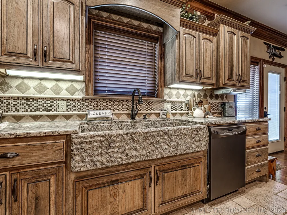 40800 3988 ROAD Collinsville, OK 74021