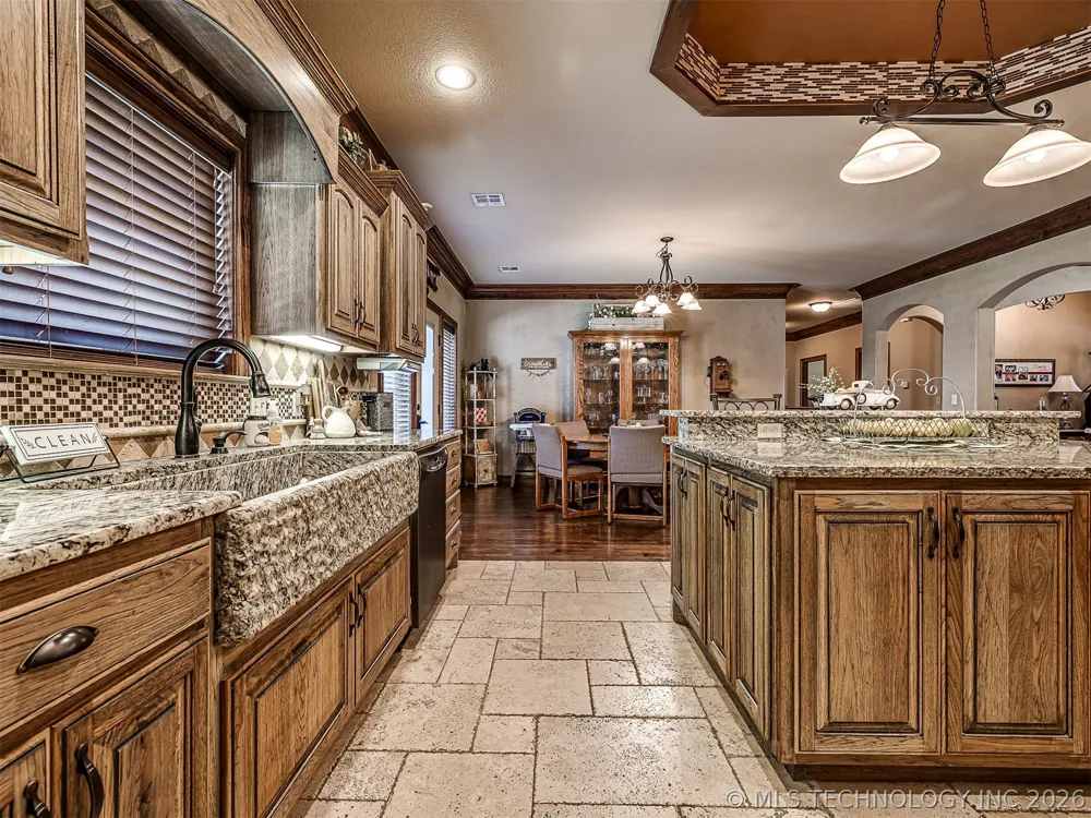 40800 3988 ROAD Collinsville, OK 74021
