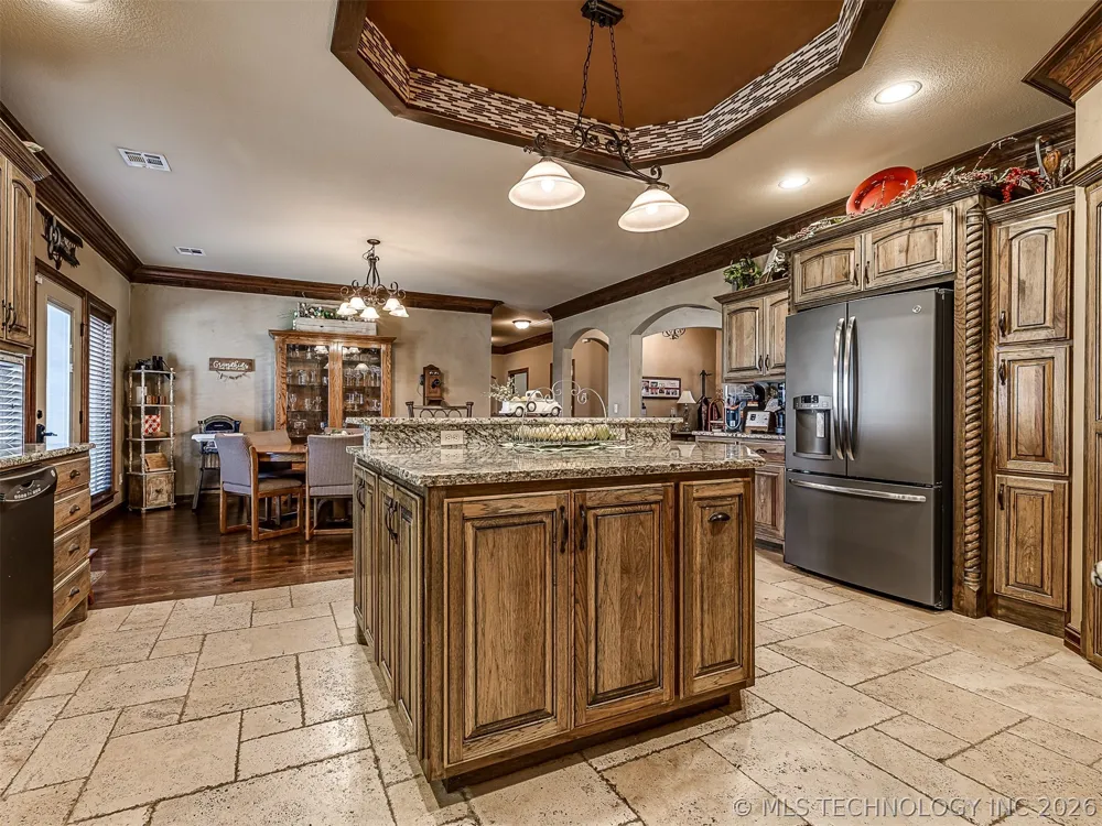 40800 3988 ROAD Collinsville, OK 74021