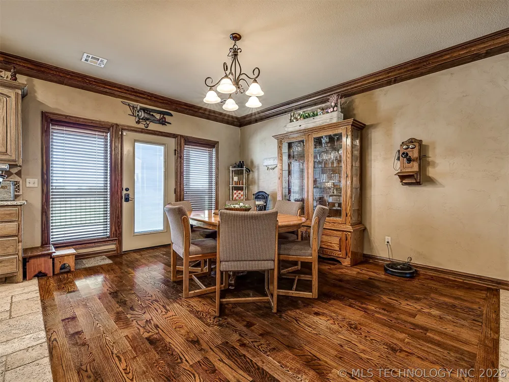 40800 3988 ROAD Collinsville, OK 74021