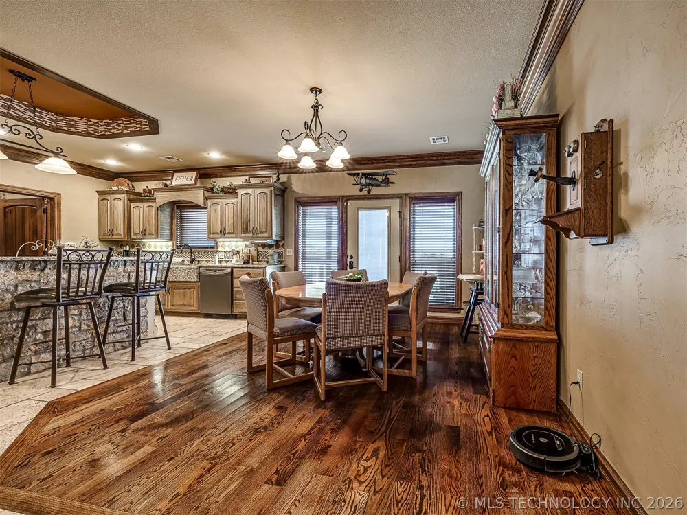 40800 3988 ROAD Collinsville, OK 74021