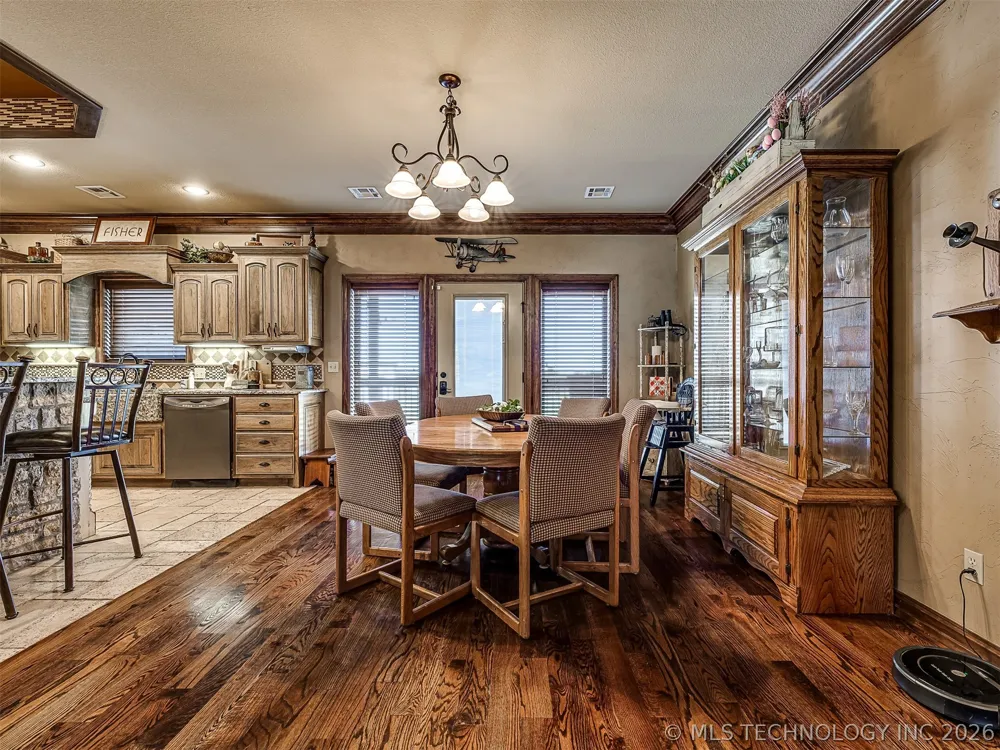 40800 3988 ROAD Collinsville, OK 74021