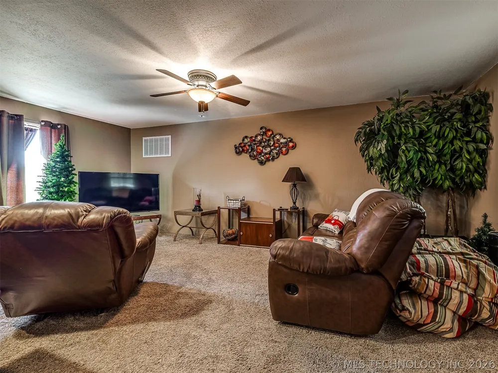 40800 3988 ROAD Collinsville, OK 74021