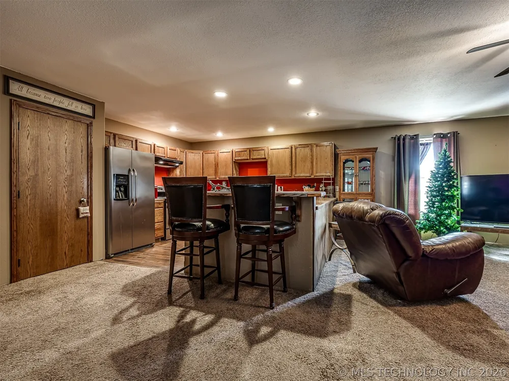 40800 3988 ROAD Collinsville, OK 74021