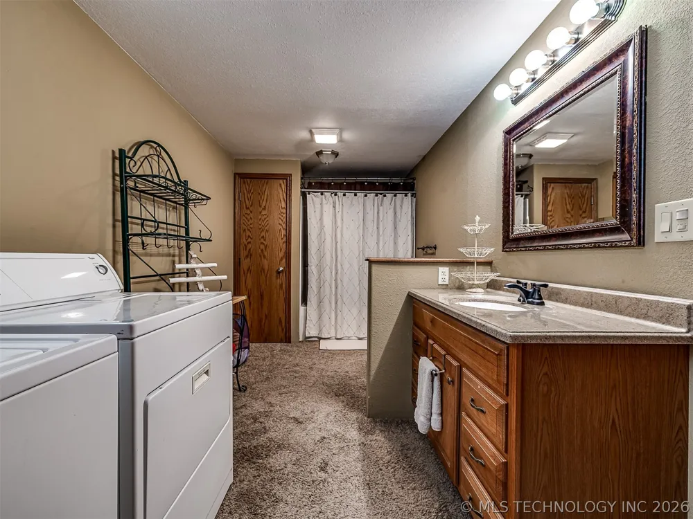 40800 3988 ROAD Collinsville, OK 74021