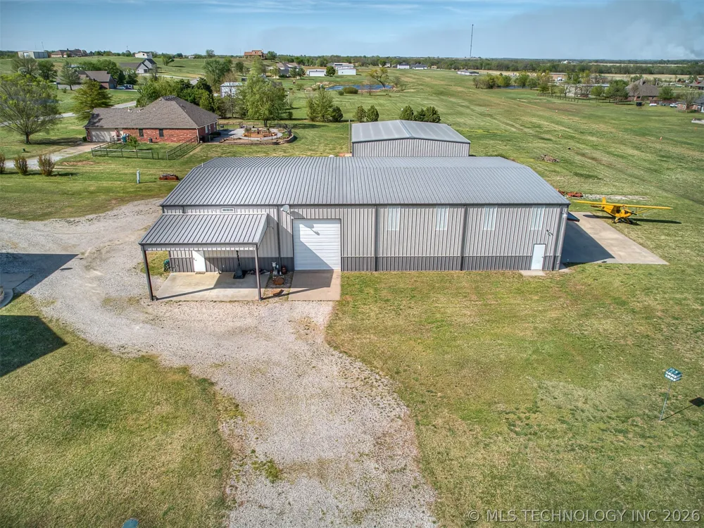 40800 3988 ROAD Collinsville, OK 74021