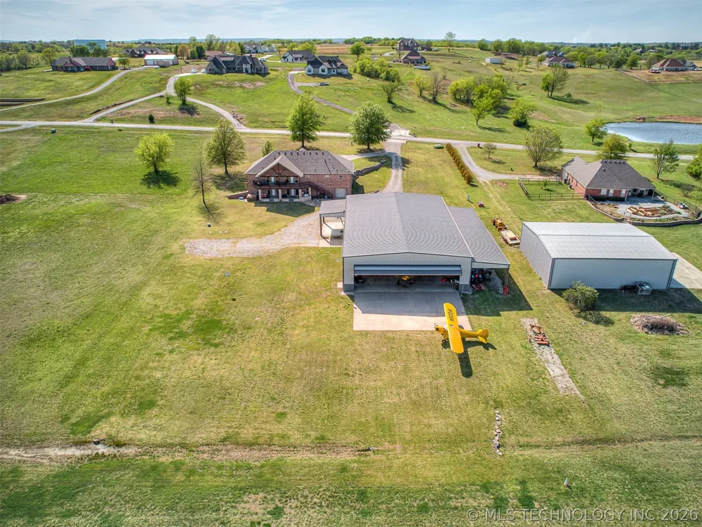 40800 3988 ROAD Collinsville, OK 74021