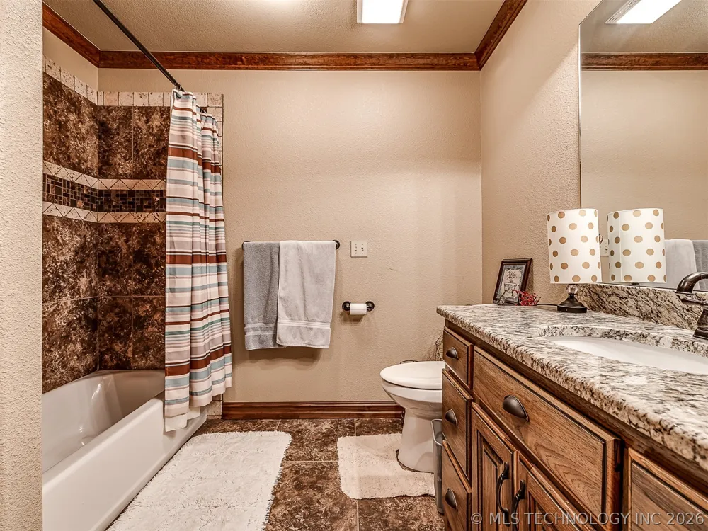 40800 3988 ROAD Collinsville, OK 74021