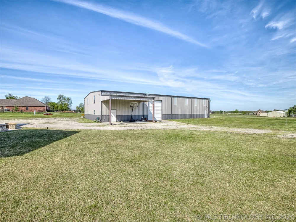 40800 3988 ROAD Collinsville, OK 74021