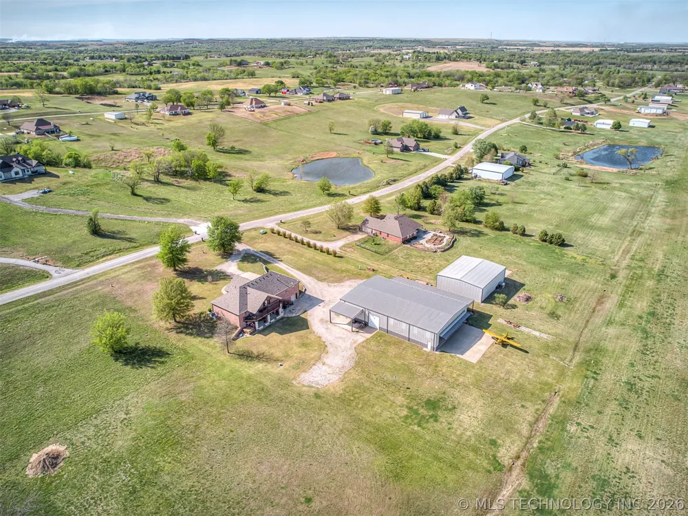 40800 3988 ROAD Collinsville, OK 74021