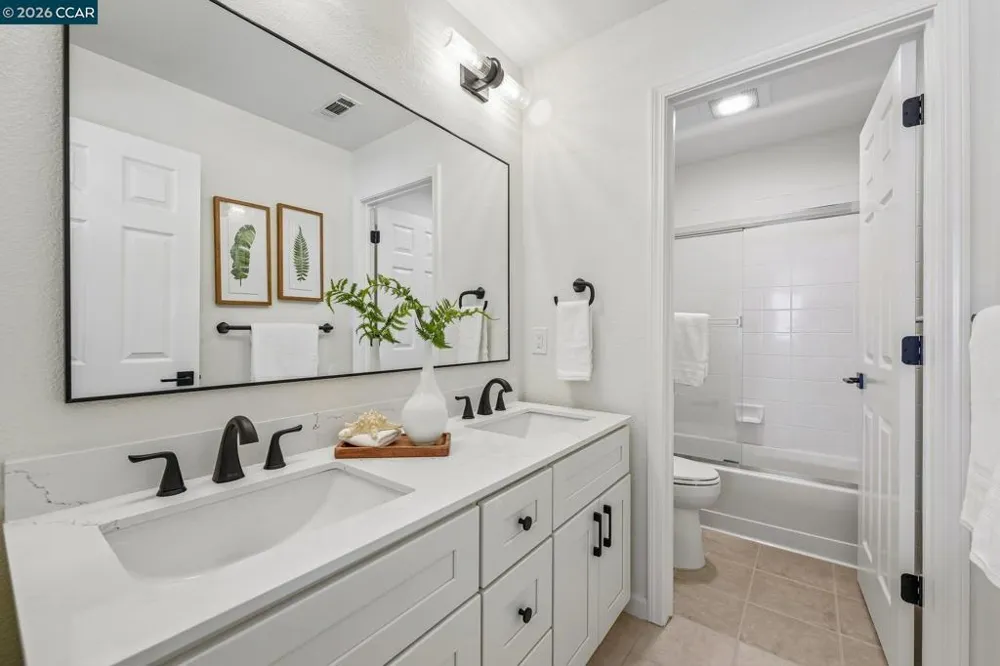4926 Redwood Ave Dublin, CA 94568