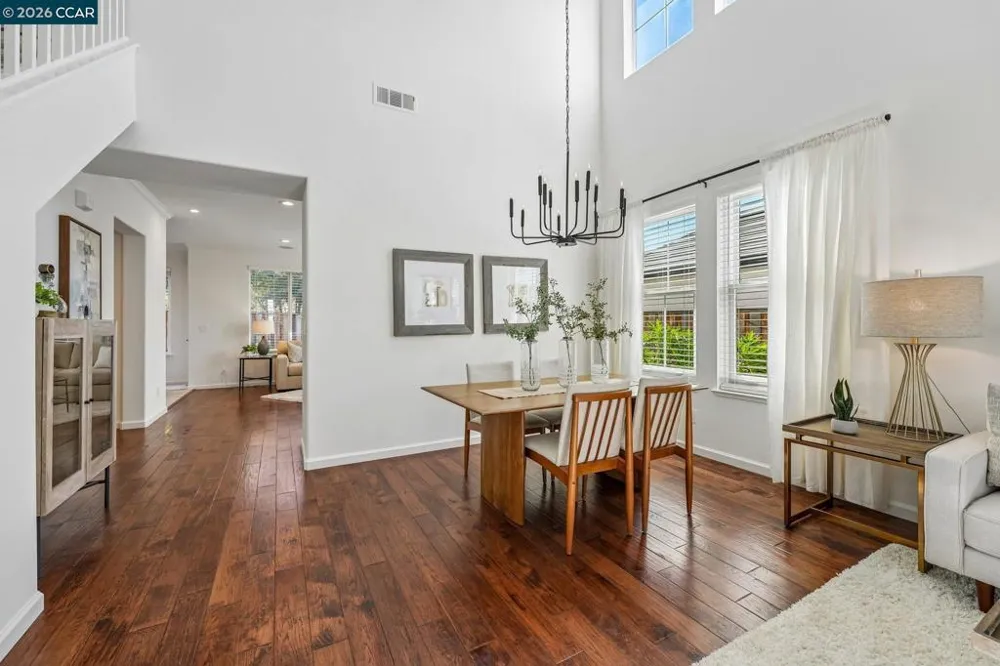 4926 Redwood Ave Dublin, CA 94568