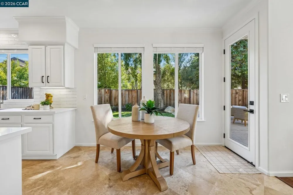 4926 Redwood Ave Dublin, CA 94568