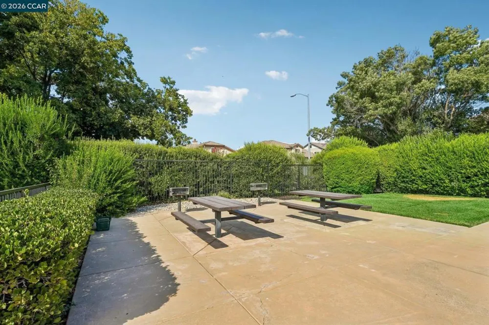 4926 Redwood Ave Dublin, CA 94568