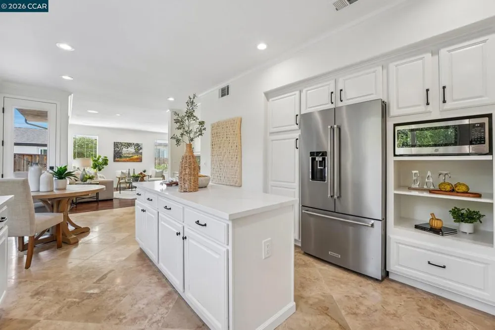 4926 Redwood Ave Dublin, CA 94568