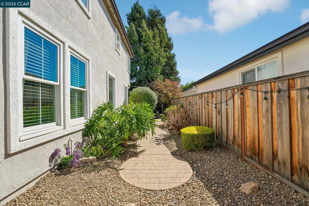 4926 Redwood Ave Dublin, CA 94568
