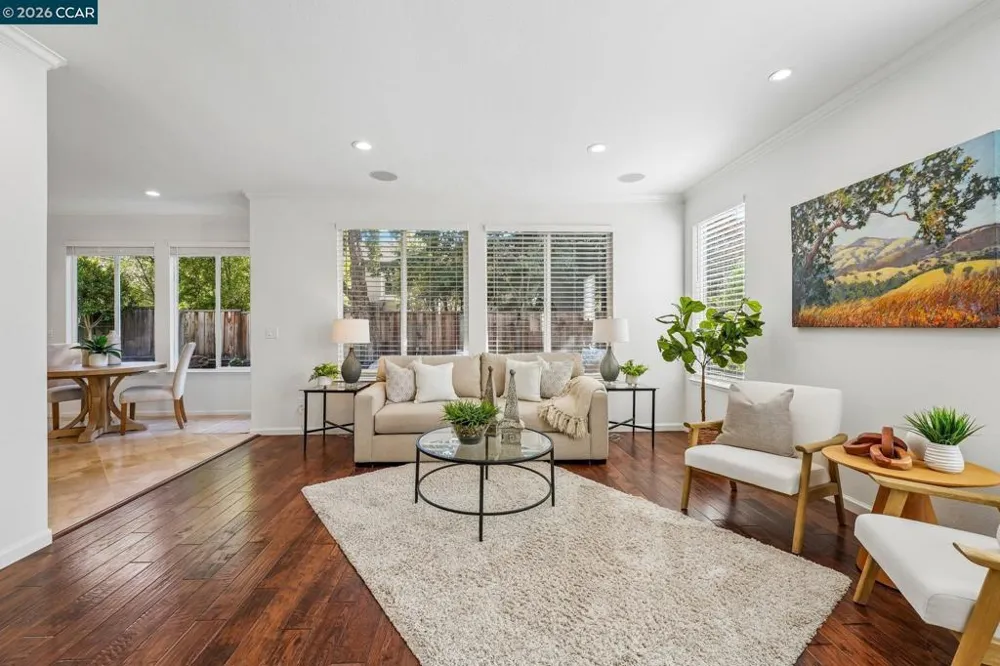 4926 Redwood Ave Dublin, CA 94568