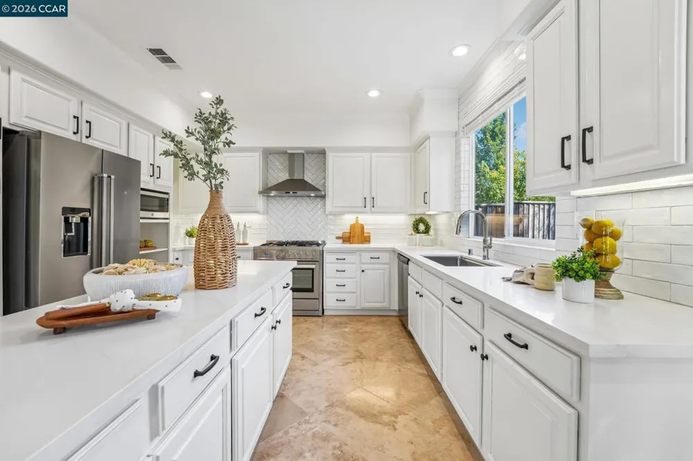 4926 Redwood Ave Dublin, CA 94568