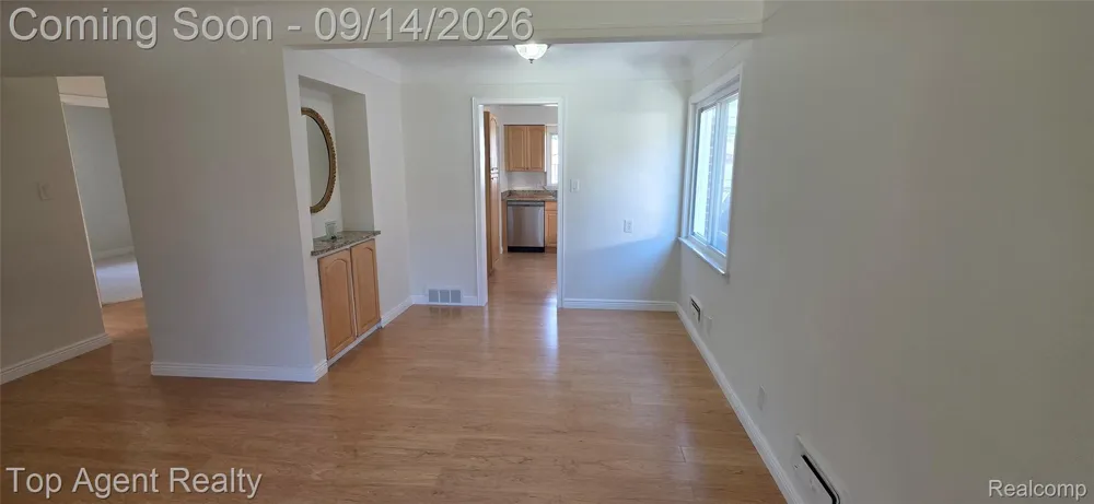 16735 Lincoln Avenue SE Eastpointe City, MI 48021