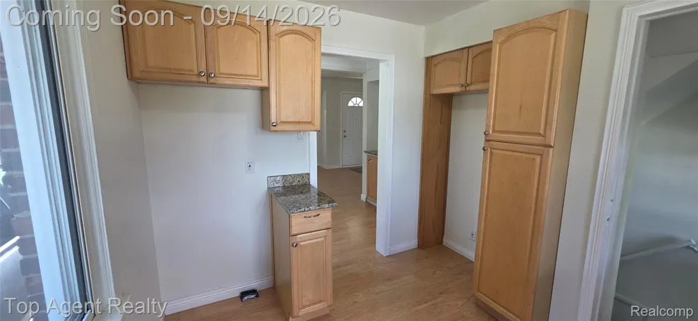 16735 Lincoln Avenue SE Eastpointe City, MI 48021