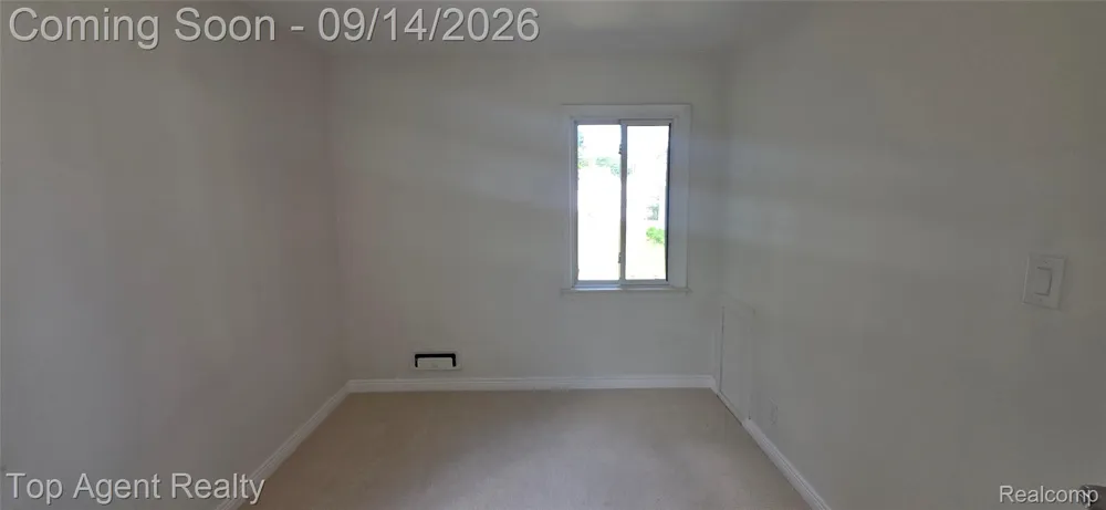 16735 Lincoln Avenue SE Eastpointe City, MI 48021