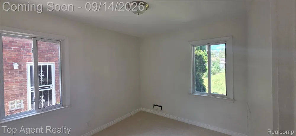 16735 Lincoln Avenue SE Eastpointe City, MI 48021