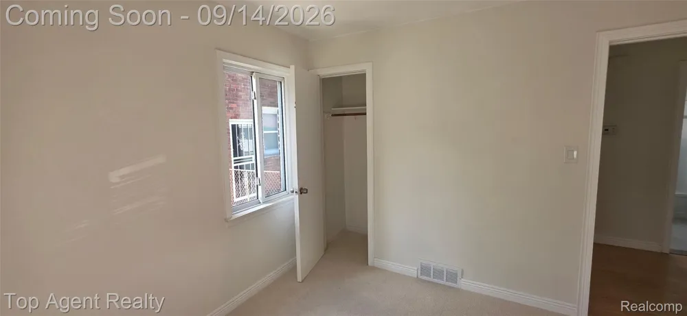 16735 Lincoln Avenue SE Eastpointe City, MI 48021