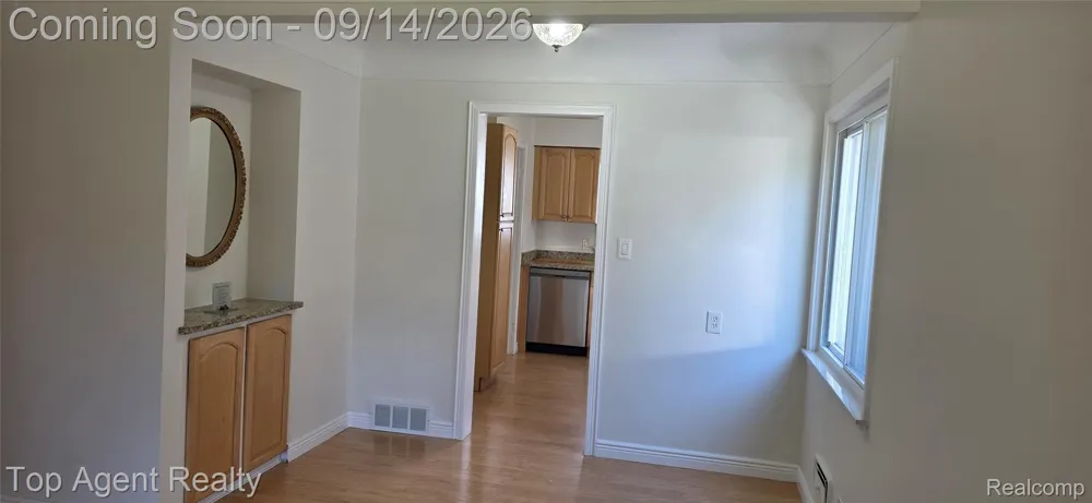16735 Lincoln Avenue SE Eastpointe City, MI 48021