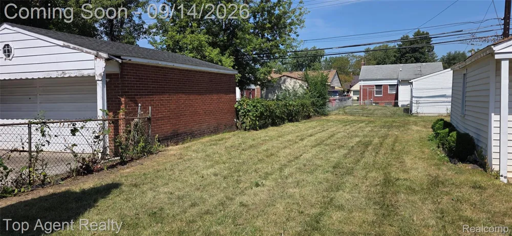16735 Lincoln Avenue SE Eastpointe City, MI 48021