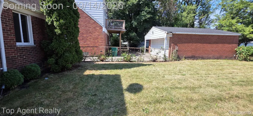 16735 Lincoln Avenue SE Eastpointe City, MI 48021