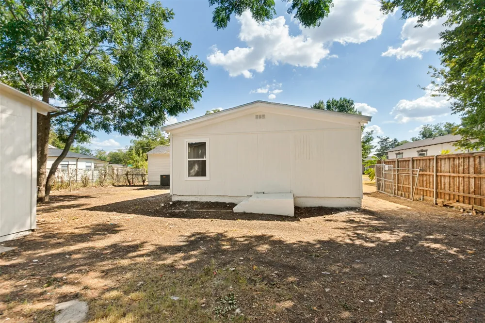1605 Meadowbrook Drive Garland, TX 75042