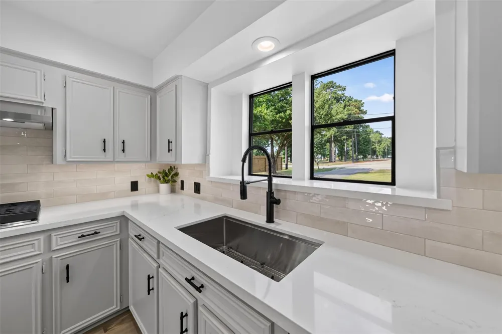 711 Baker Drive Tomball, TX 77375
