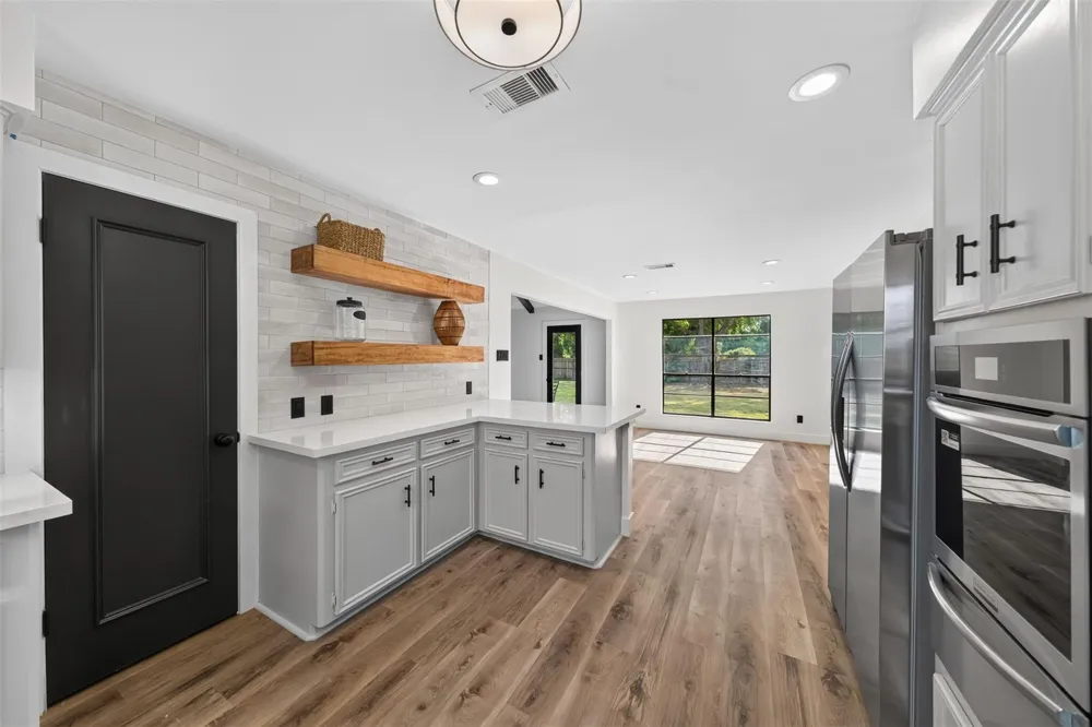 711 Baker Drive Tomball, TX 77375