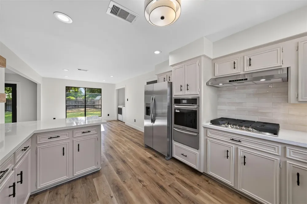 711 Baker Drive Tomball, TX 77375