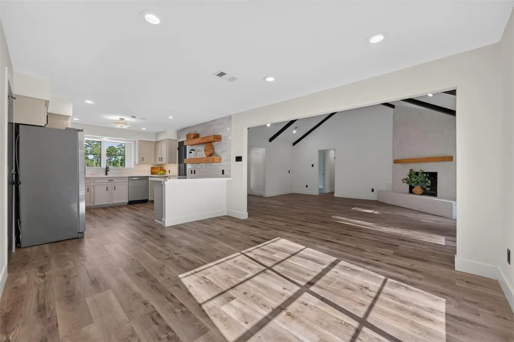711 Baker Drive Tomball, TX 77375