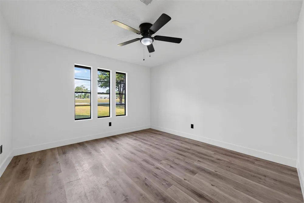 711 Baker Drive Tomball, TX 77375