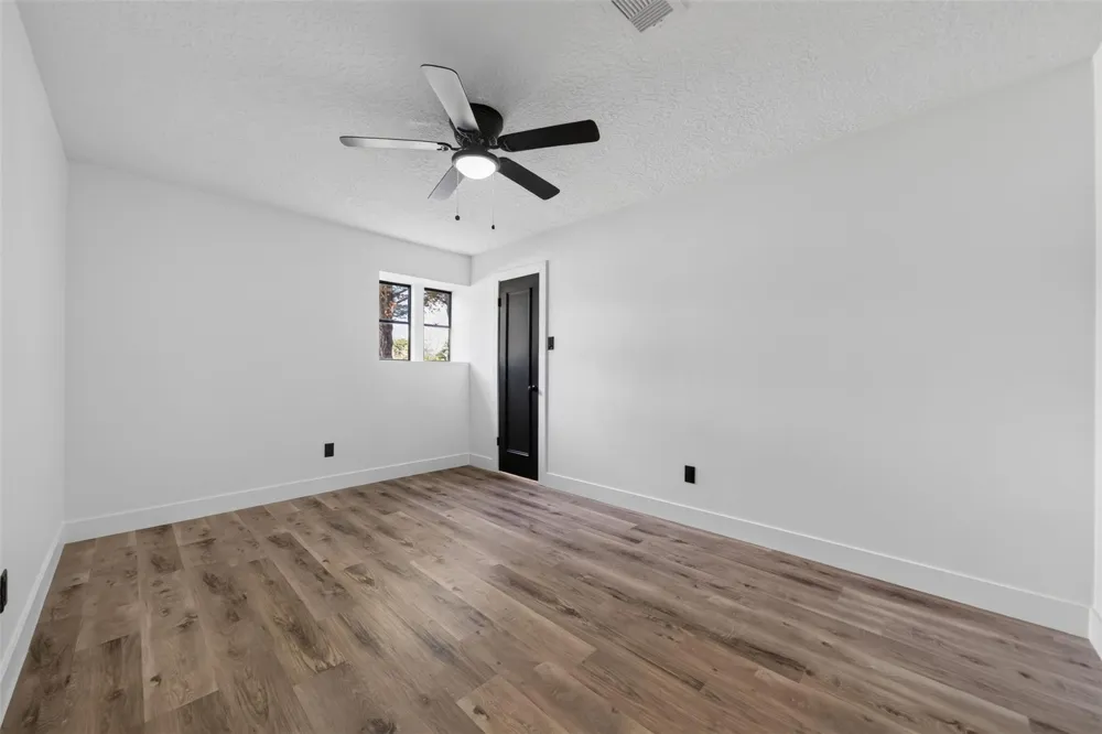 711 Baker Drive Tomball, TX 77375